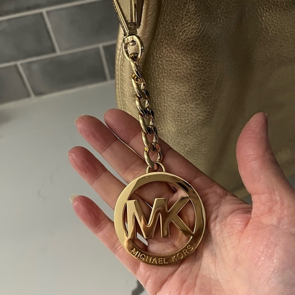 Michael Kors Gold Metallic Leather Shoulder Crossbody Bag Gold Chainlink Straps - Picture 4 of 14